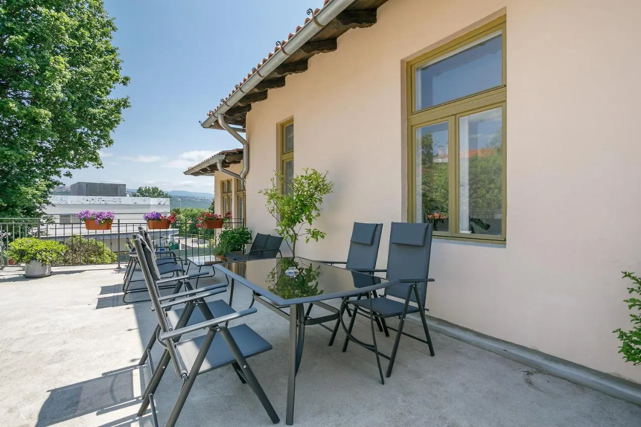 Apartment Gloria 0*, Opatija